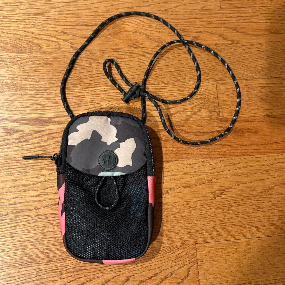 Lululemon Easy Access Crossbody Bag